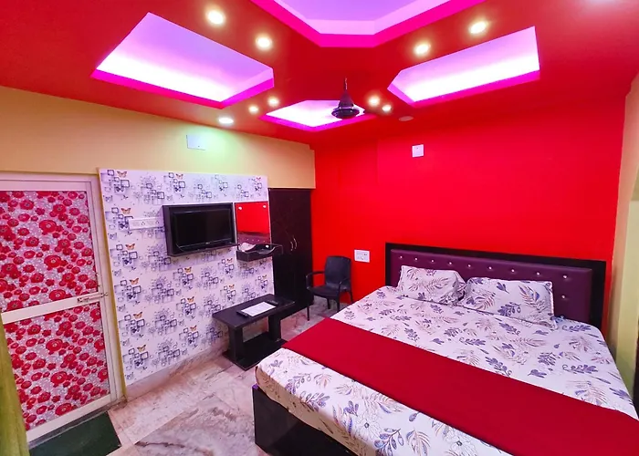 Goroomgo Ashok Royal Puri গোরুমগো অশোক রয়েল পুরী- Near-Sea Beach-And-Temple, Fully-Air-Conditioned-Hotel With-Wifi-Parking-Facility-Card Payment Acceptable - Book Now