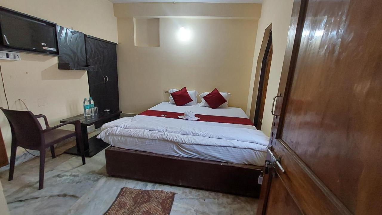 Goroomgo Ashok Royal গোরুমগো অশোক রয়েল পুরী- Near-sea Beach-and-temple, Fully-air-conditioned-hotel With-wifi-parking-facility-card Payment Acceptable - Book Now Puri