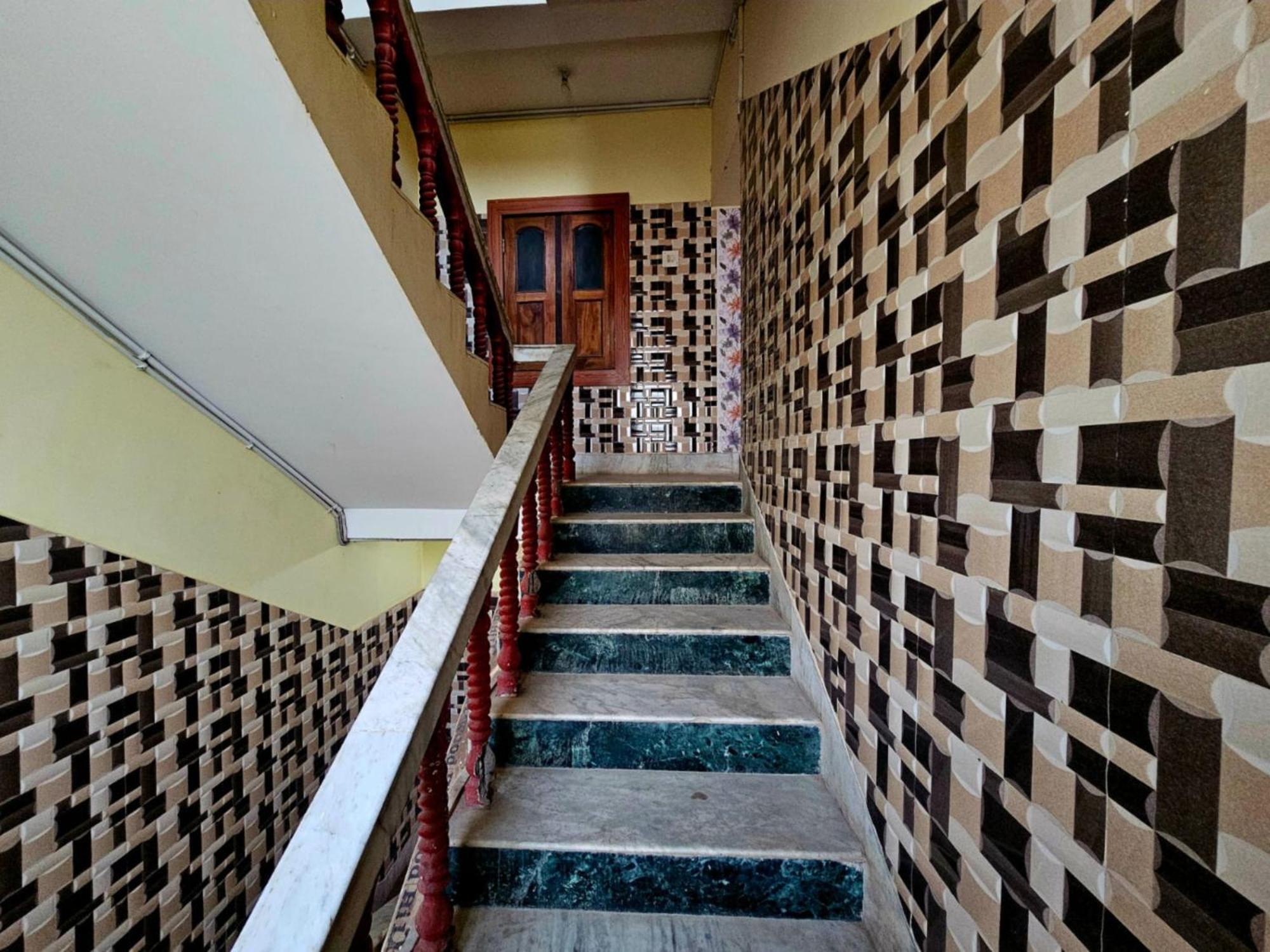 Goroomgo Ashok Royal গোরুমগো অশোক রয়েল পুরী- Near-sea Beach-and-temple, Fully-air-conditioned-hotel With-wifi-parking-facility-card Payment Acceptable - Book Now Hotel 3*