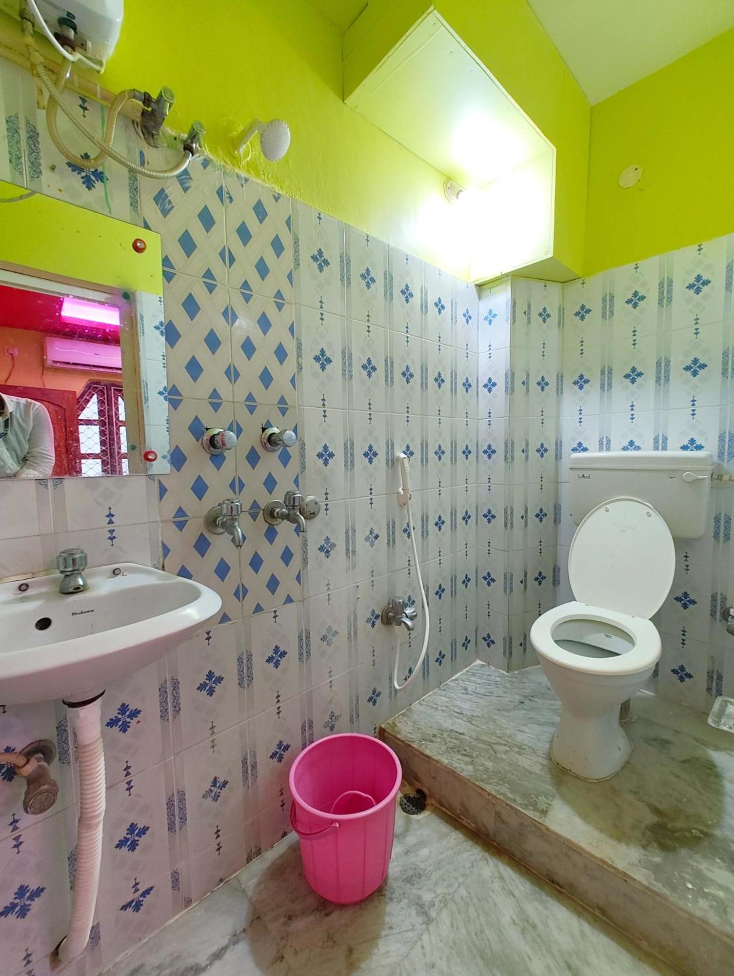 Goroomgo Ashok Royal গোরুমগো অশোক রয়েল পুরী- Near-sea Beach-and-temple, Fully-air-conditioned-hotel With-wifi-parking-facility-card Payment Acceptable - Book Now Hotel