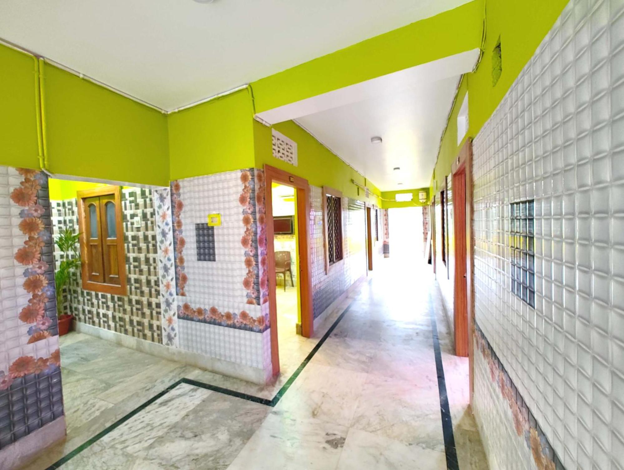 Hotel Goroomgo Ashok Royal গোরুমগো অশোক রয়েল পুরী- Near-sea Beach-and-temple, Fully-air-conditioned-hotel With-wifi-parking-facility-card Payment Acceptable - Book Now 3*